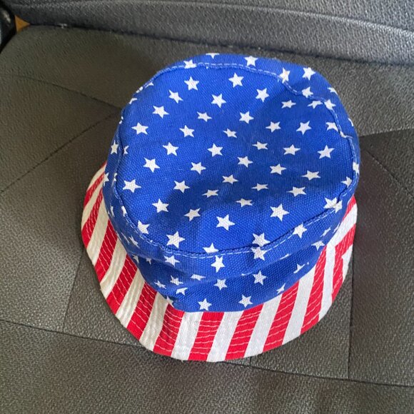 Red White Blue, American Flag Bucket Hat with USA Stars and Stripes motif - Picture 5 of 9